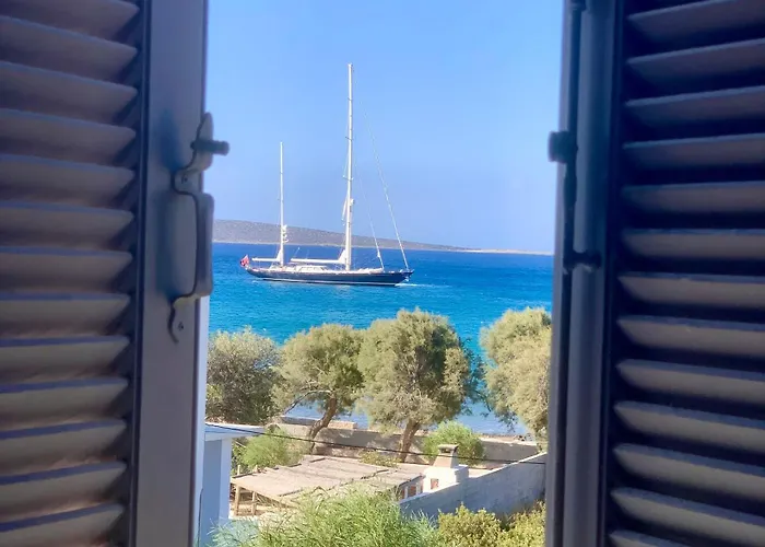 The Blue Lagoon Апартаменты Алики