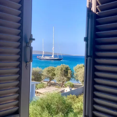 The Blue Lagoon Appartement Alikí